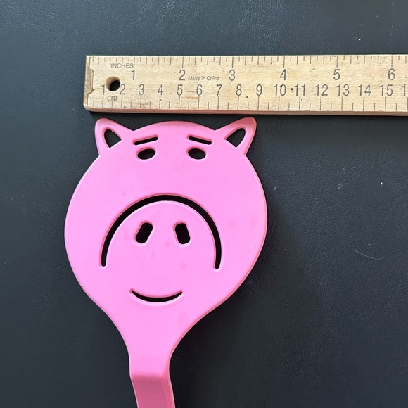 Pampered Chef Pig Spatula Disney Pixar Toy Story 4 Hamm Pancake kitchen tool - Picture 6 of 6
